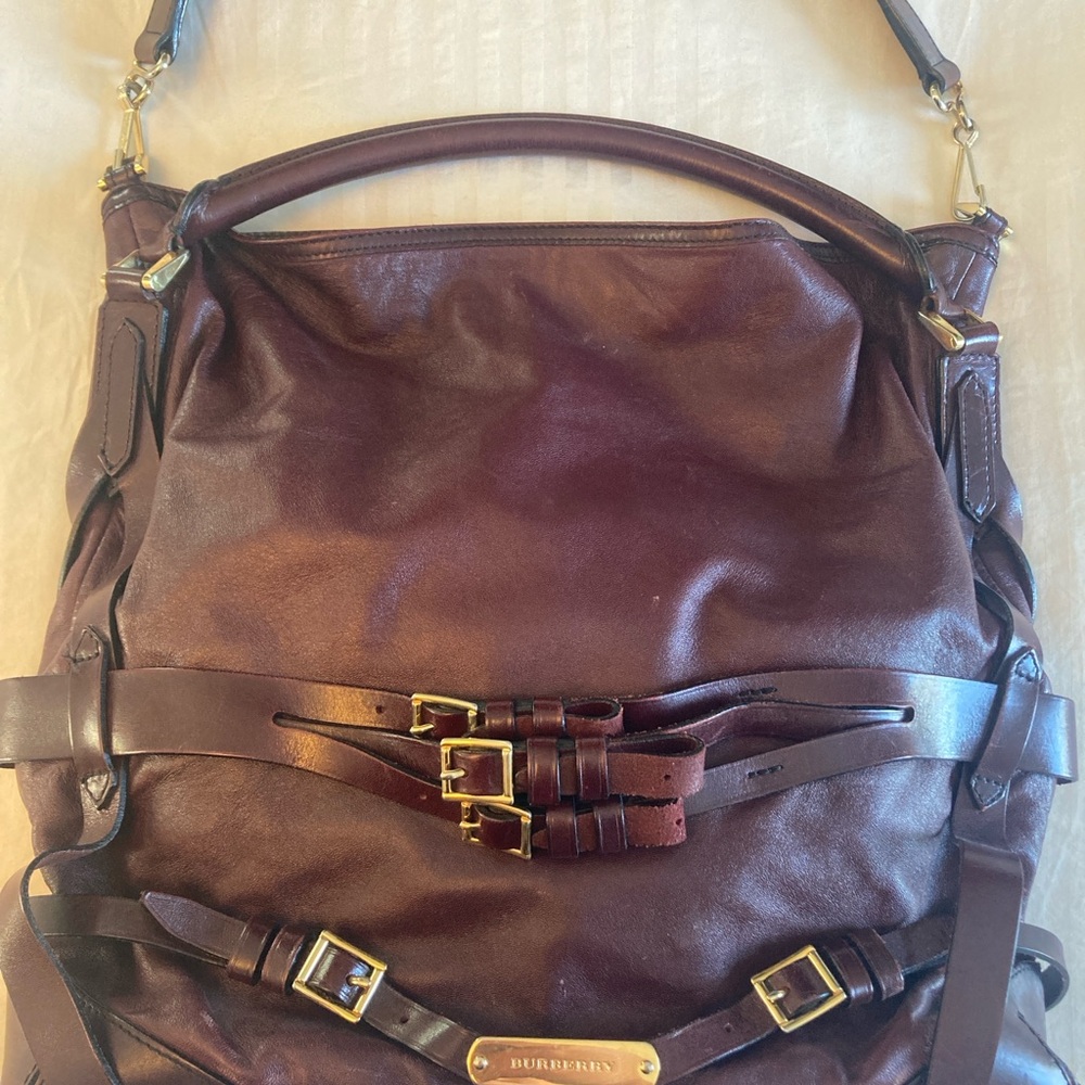 Burberry Bridle Gosford Hobo Bag in Burgundy Lambskin - Picture 4 of 17